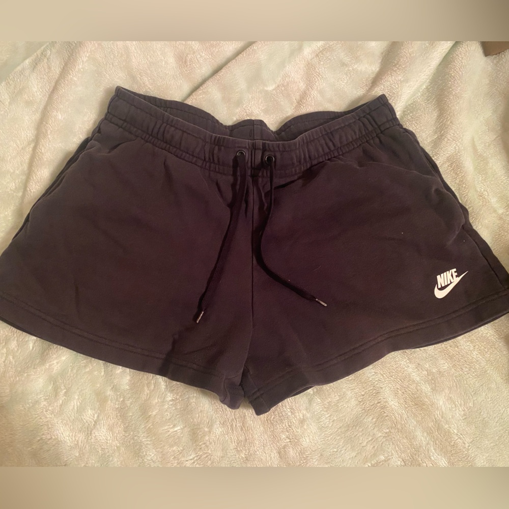 Black Nike shorts